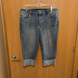 d. jeans Women's Rolled Hem Blue Capris